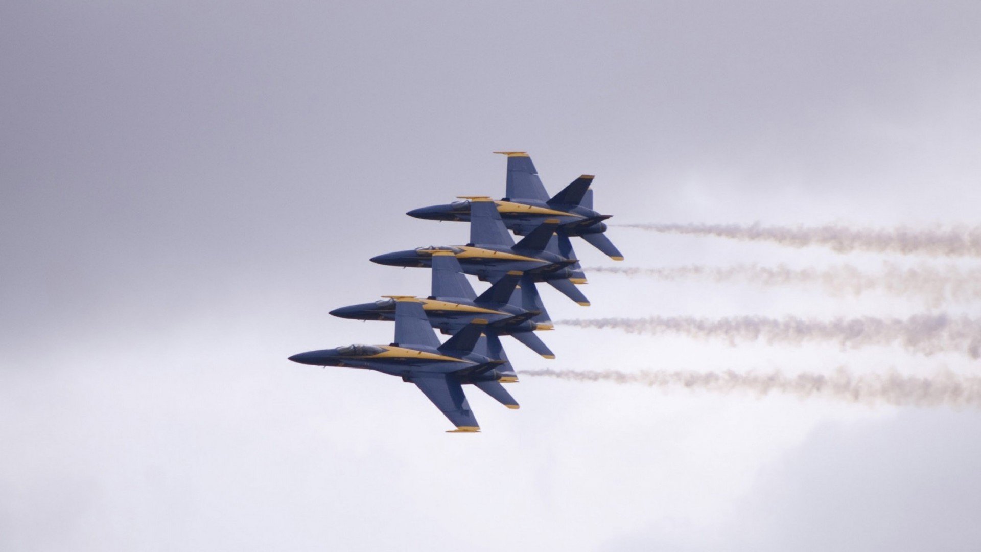 开云网页版-“飘逸漂移：弯道飞舞的速度艺术”，漂移入弯教学