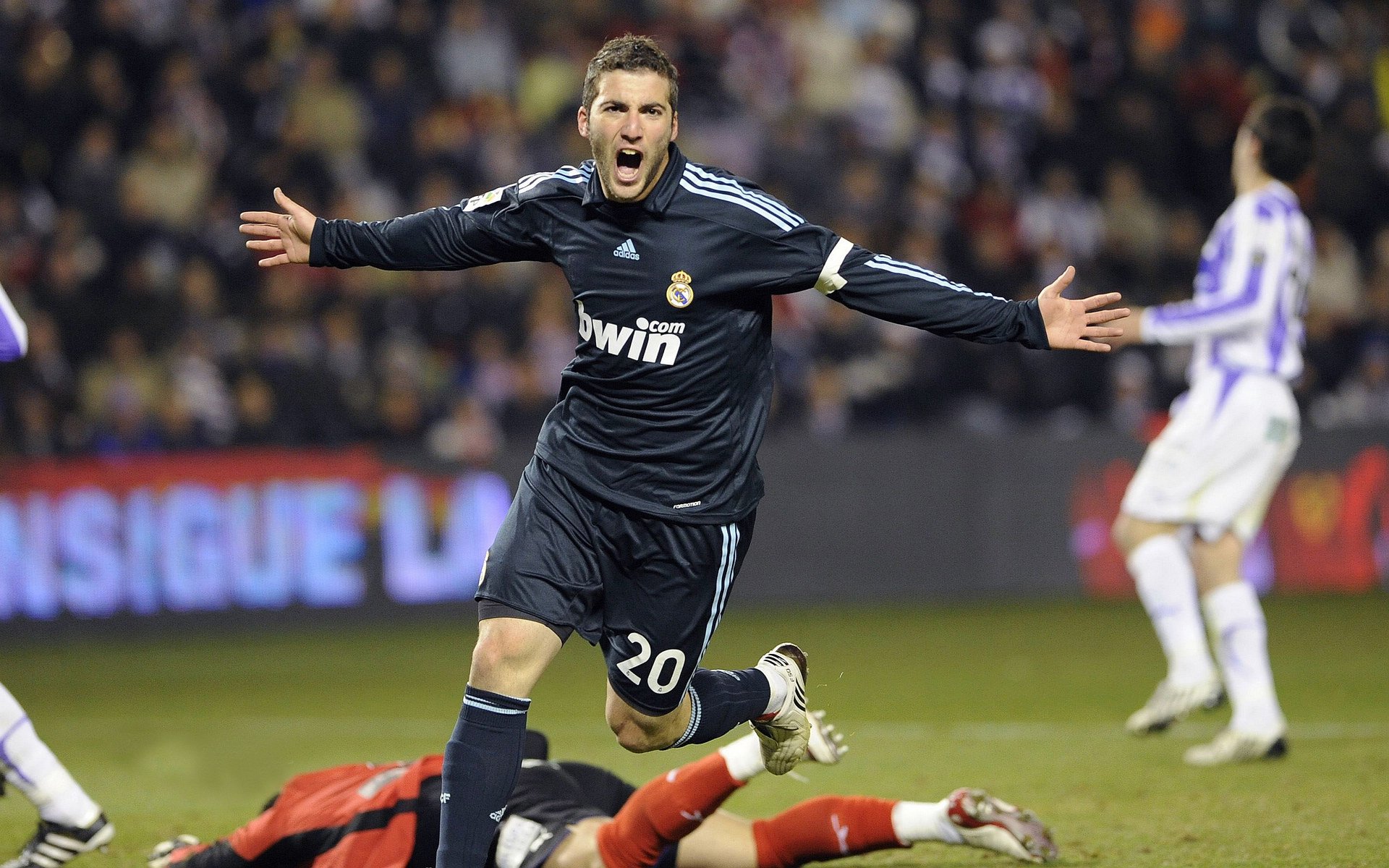 开云体育网页版入口-道格拉斯化身赛场黑马令人惊艳，道格拉斯比赛视频